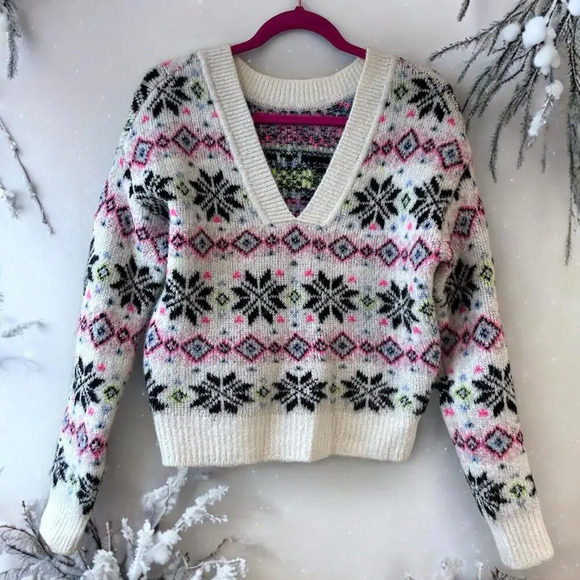 PINK Victoria's Secret Oversize Sweater Snowflake Multicolor Knit Long Sleeve XS - Picture 1 of 14